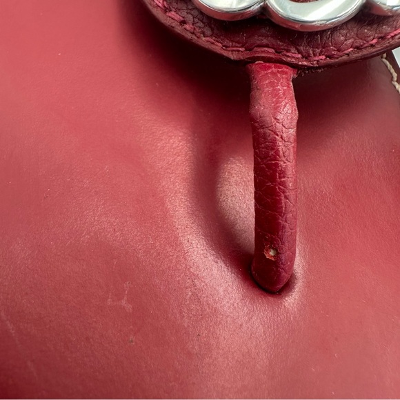 Brighton Red Alice Sandals Thong Flat Leather Womens Size 9M Silver Medallion - Picture 7 of 12